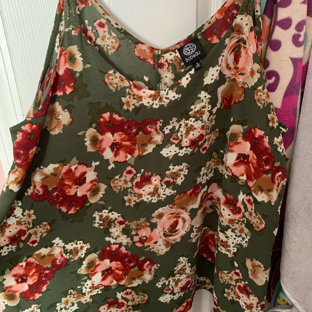 Bobeau Flower tank top blouse